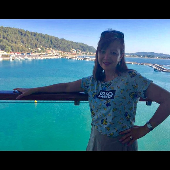 Criselda Ferrovecchio - Poshmark Profile Picture of Criselda Ferrovecchio (@riselferro) on Poshmark