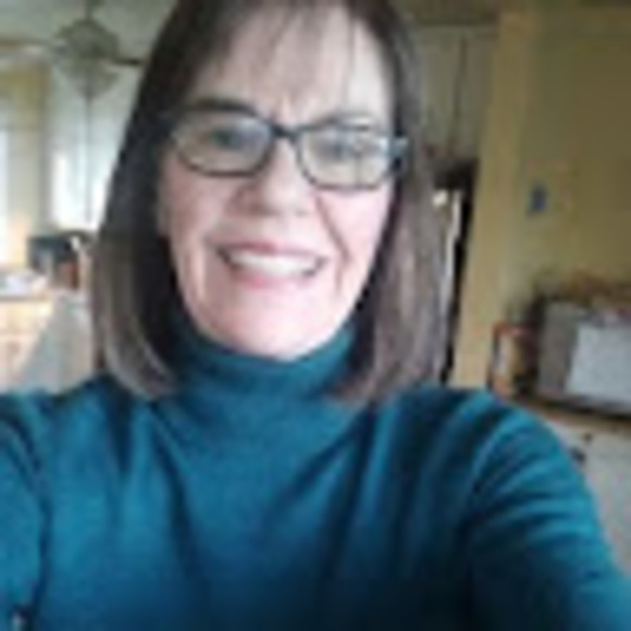 Profile Picture of Fran Schulenberg (@franschulenberg) on Poshmark