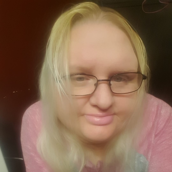Profile Picture of Sandra Horgdal (@sandrahorgdal) on Poshmark