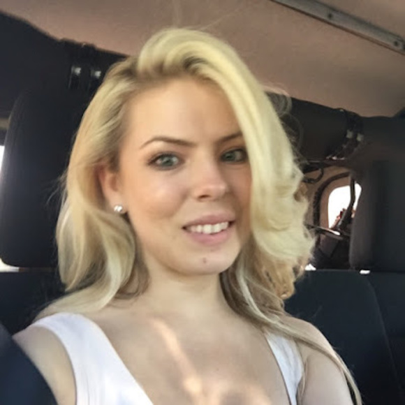 Profile Picture of Courtney Freach (@lovmillan) on Poshmark