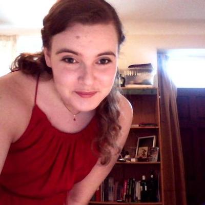 Profile Picture of Emily Simmons (@Indriidae) on Twitter