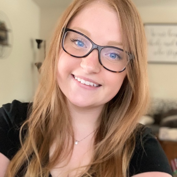 Profile Picture of Hannah Parson (@hmparson1574) on Poshmark