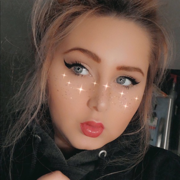 Profile Picture of Skye Kirby (@skyekirby) on Poshmark