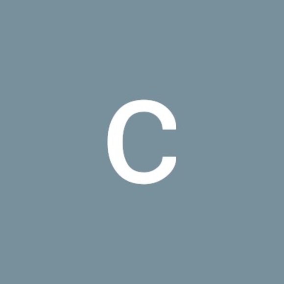 Profile Picture of Courtney Hutchcraft (@courtneyhutc465) on Poshmark