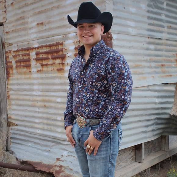 Profile Picture of Juan Fabela iii (@fabela31028) on Poshmark