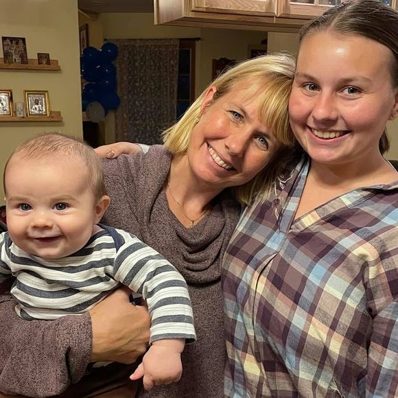 Profile Picture of Carrie Linsinbigler (@panicarrie) on Poshmark