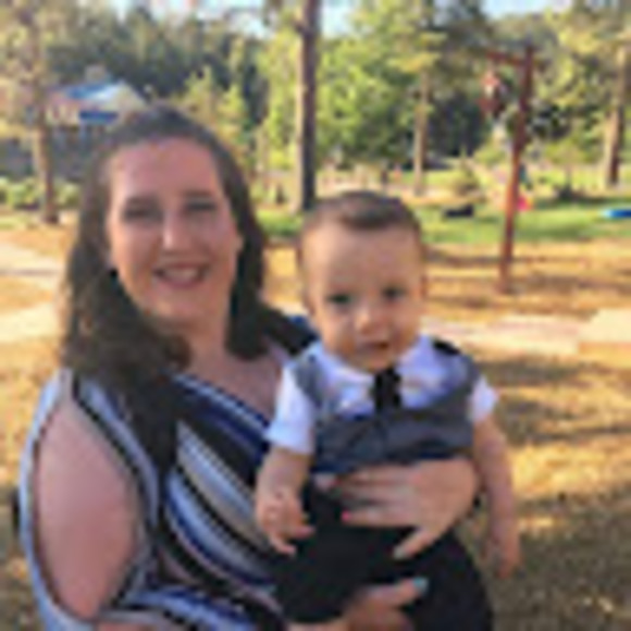 Profile Picture of Destiny Halpain (@destinyh44) on Poshmark