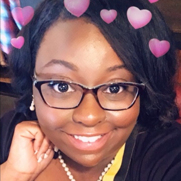 Profile Picture of Janielle Rollerson (@neil18) on Poshmark