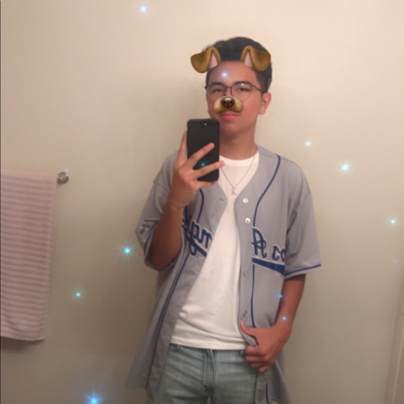 Profile Picture of Michael Aviles (@bigmike1304) on Poshmark