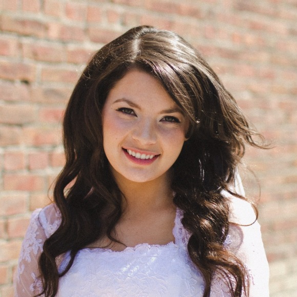 Profile Picture of Rachel Bertash (@raheelka) on Poshmark