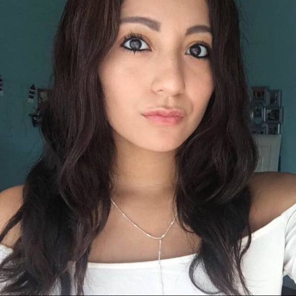 Profile Picture of Gabriella Chacon (@lindycheer98) on Poshmark