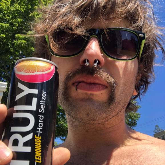 Profile Picture of Chris Costa (@meoink123) on Poshmark