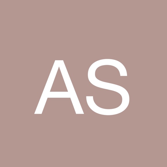 Profile Picture of Anoli Saheba (@asaheba) on Poshmark