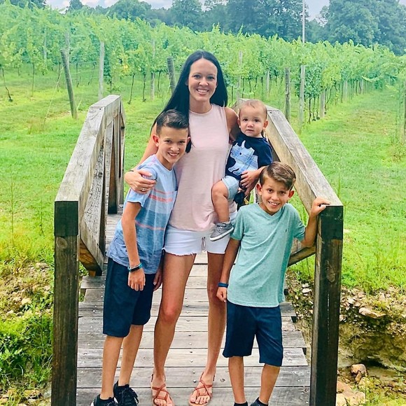 Profile Picture of Noreen Commella (@ns463) on Poshmark