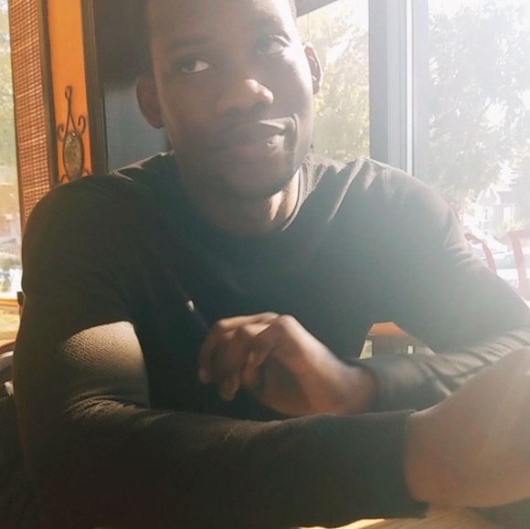 Profile Picture of Daniel drey Jones (@danieljjones28) on Poshmark