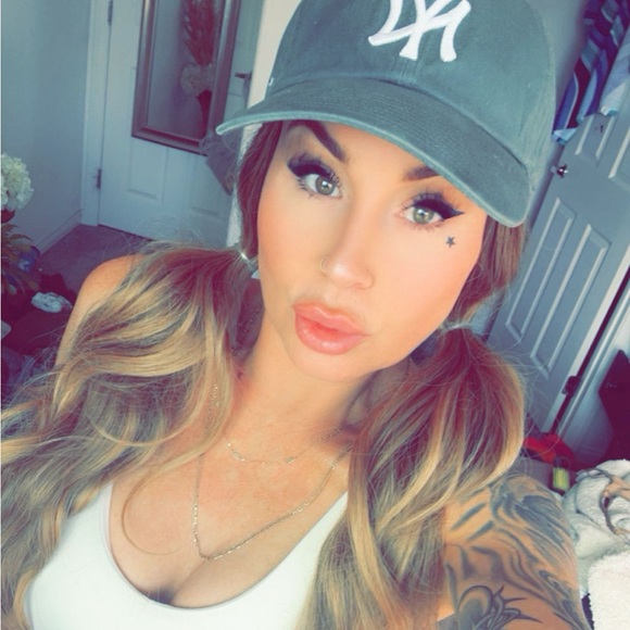 Profile Picture of Amber Filip (@ambersanchez) on Poshmark