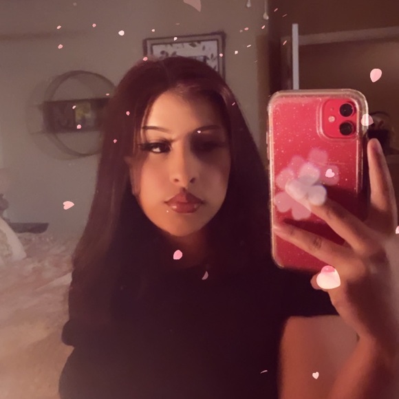 Kaydance Burden - Poshmark Profile Picture of Kaydance Burden (@kaydanceb7) on Poshmark