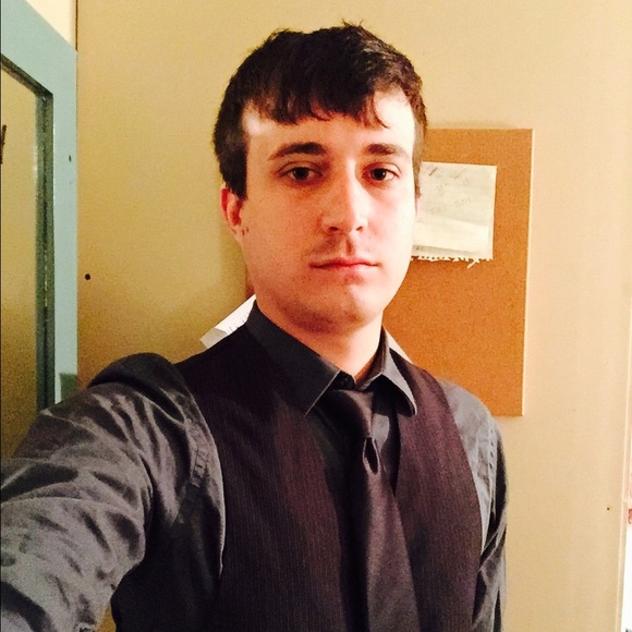 Profile Picture of Michael Blommel (@m90kx) on Poshmark