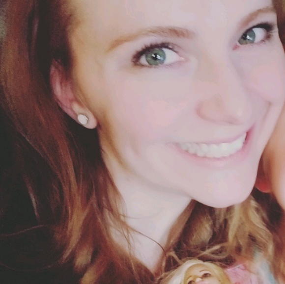 Profile Picture of Sara Repp (@srepp1) on Poshmark