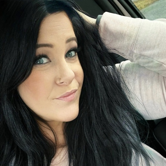 Profile Picture of Britt Sentelle (@bsentelle) on Poshmark