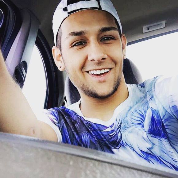 Daniel Gerola - Poshmark Profile Picture of Daniel Gerola (@daniel13588) on Poshmark