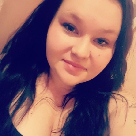 Profile Picture of Jessica Blakeley (@jessbu13) on Poshmark