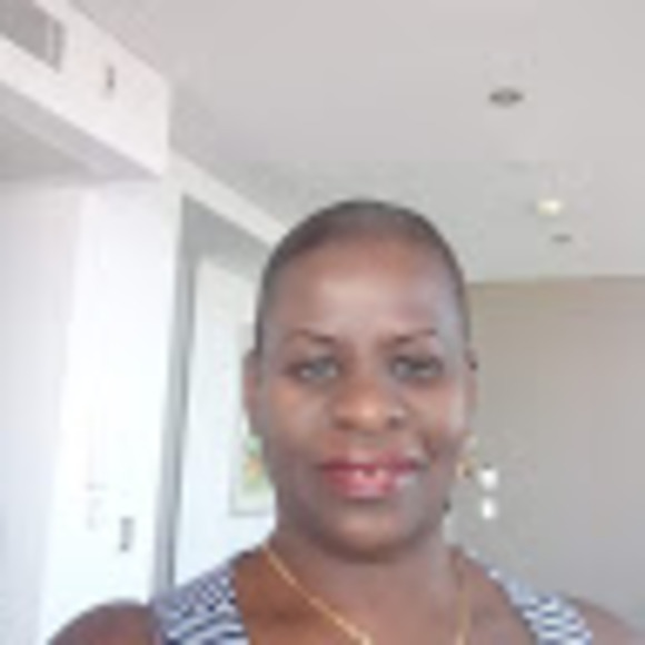 Profile Picture of Lorraine James (@lorrainedjames) on Poshmark