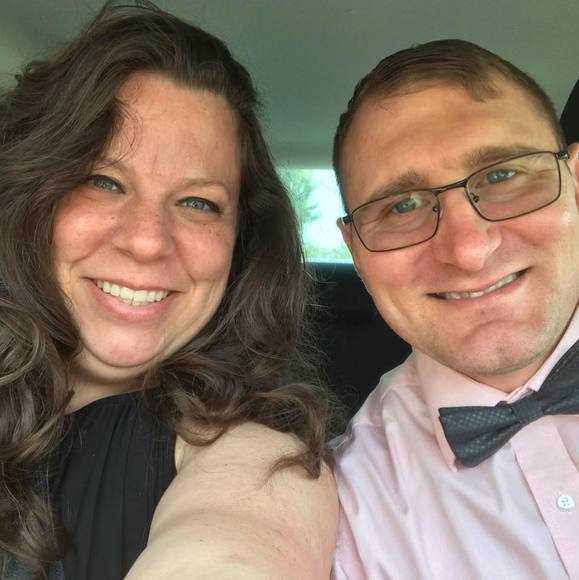 Profile Picture of Amanda Wescom (@alwescom) on Poshmark