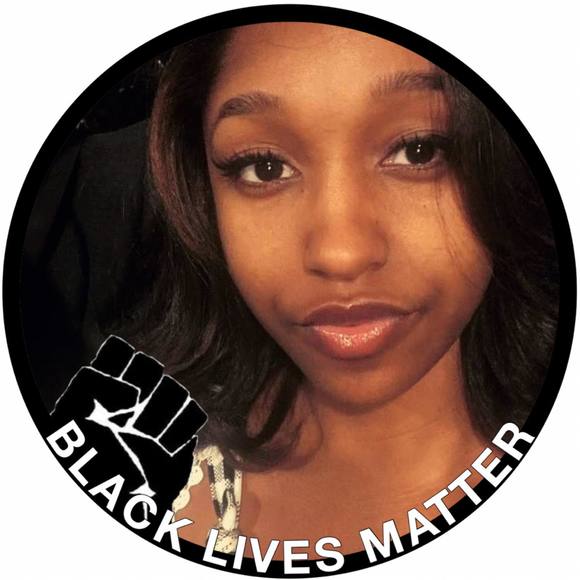 Profile Picture of Mycarra Whorton (@mycky123) on Poshmark