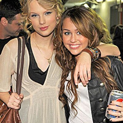 Profile Picture of Cora Castillo ♥ (@corsy5) on Twitter