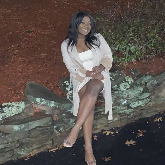 Profile Picture of Linou Alcide (@linou14) on Poshmark