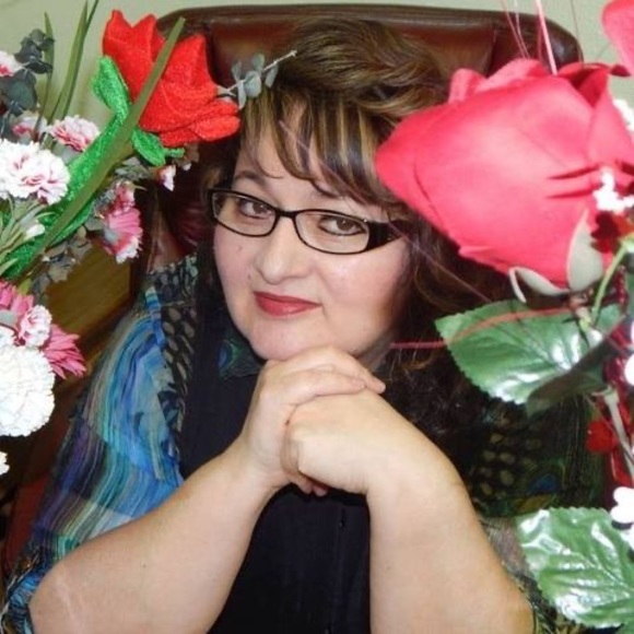 Profile Picture of Rosa Guzman (@rosaguzman202) on Poshmark