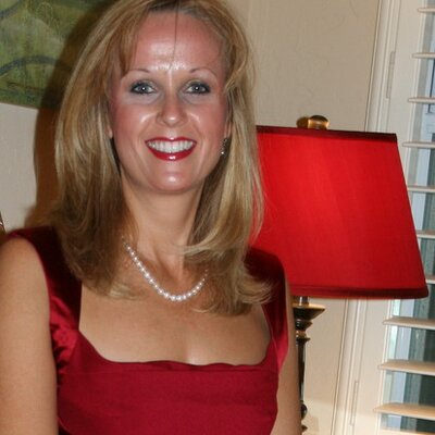 Profile Picture of Lynne Bentley (@lynnesb62) on Twitter