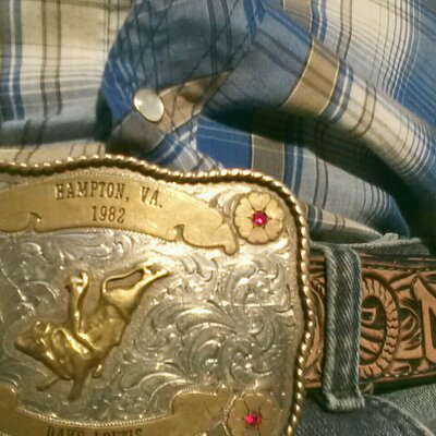 Profile Picture of Dustin Loftis (@loftisleather) on Twitter