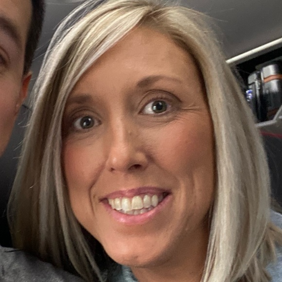 Profile Picture of Cassie Ward (@cnstine) on Poshmark