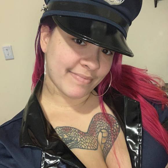 Profile Picture of Brittany Giraud-cintron (@bribri2222) on Poshmark