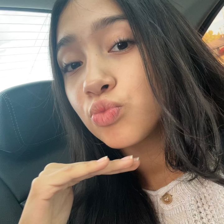 Profile Picture of A (@alexx_vera) on Tiktok