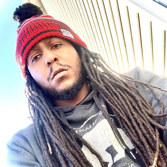 Profile Picture of Tiberiuus Colter (@tiberiuus) on Poshmark