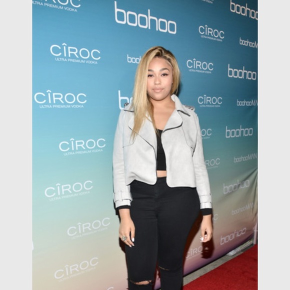 Profile Picture of Crystal Rowe (@workandwin2018) on Poshmark