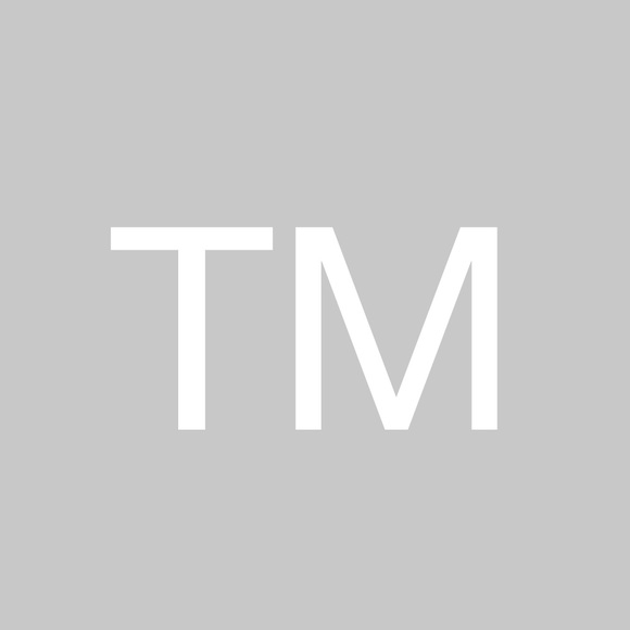 Profile Picture of Tami Macfarlane (@tamimacfarlane) on Poshmark
