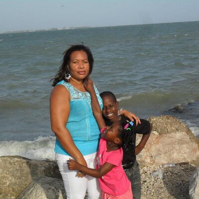 Profile Picture of Lorraine  Reid (@scereisa) on Twitter