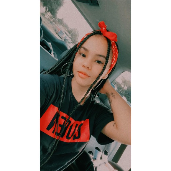 Profile Picture of Cydmarie Felix rodriguez (@cydmarie_f) on Poshmark