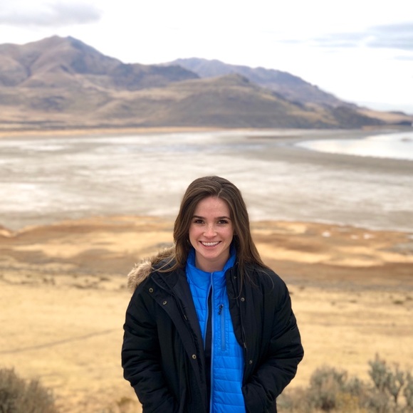 Profile Picture of Victoria Barberio (@vbarberio) on Poshmark