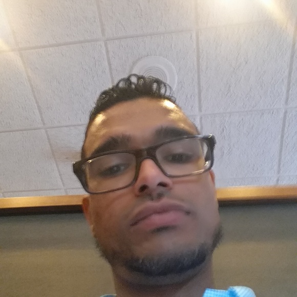 Profile Picture of Richard Lamb (@richardlamb) on Poshmark