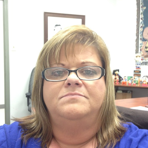 Marci Dees - Poshmark Profile Picture of Marci Dees (@marcidees) on Poshmark