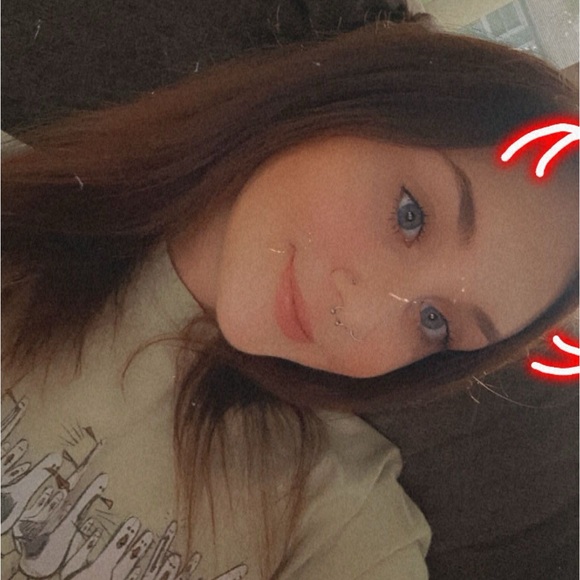 Profile Picture of Jillian Doelger (@jilliandoelger) on Poshmark