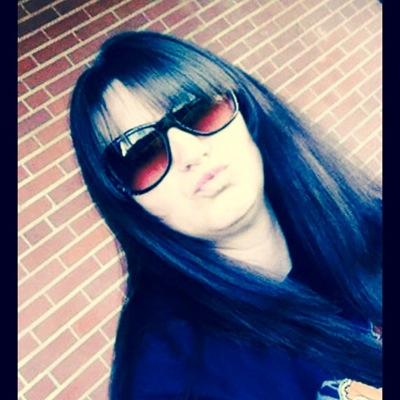 Profile Picture of Crystal Hooker (@79crissy) on Twitter