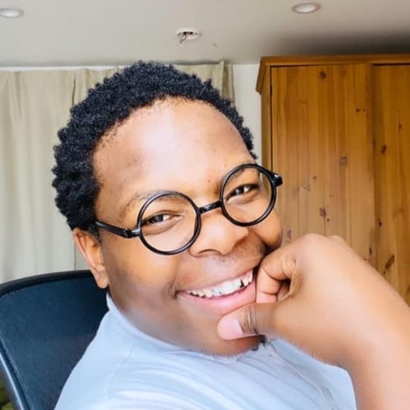 Profile Picture of Samuel Kwanele (@samuel_kwanele) on Poshmark