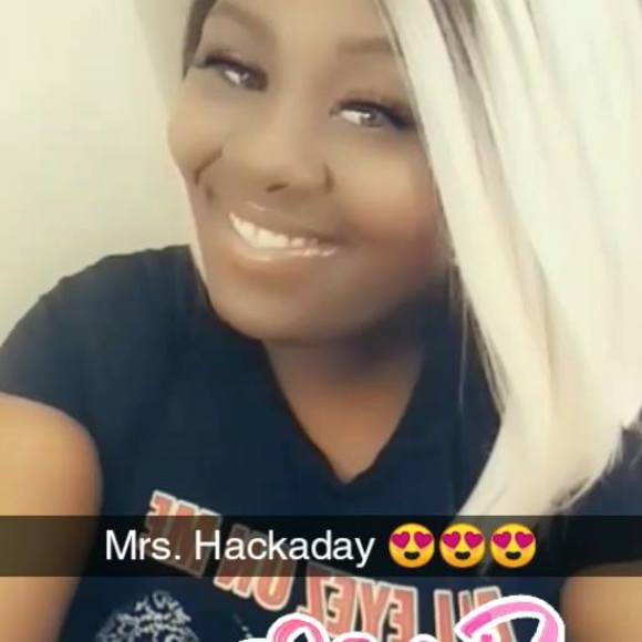 Profile Picture of Deliesha Hackaday (@delieshabennett) on Poshmark