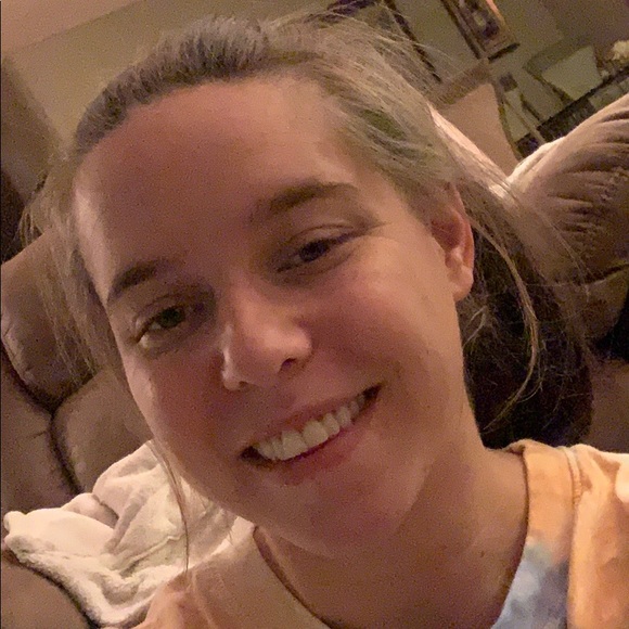 Profile Picture of Cait Flinn (@cait2024) on Poshmark